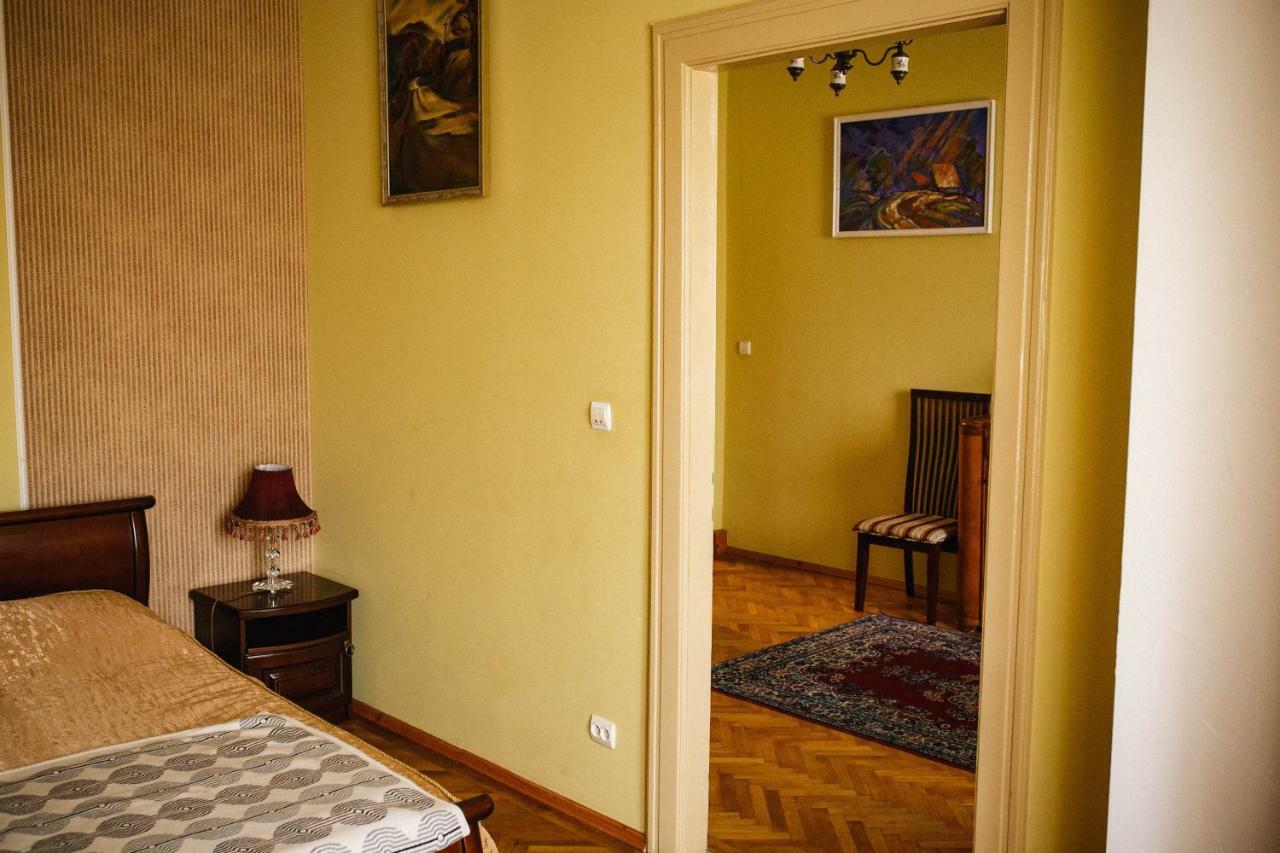 Historical Center Apartment Uzhhorod Ngoại thất bức ảnh