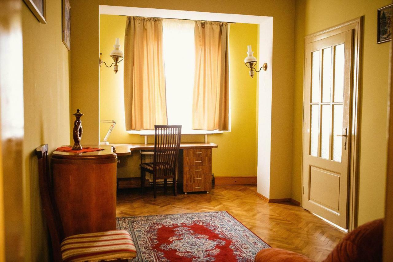 Historical Center Apartment Uzhhorod Ngoại thất bức ảnh